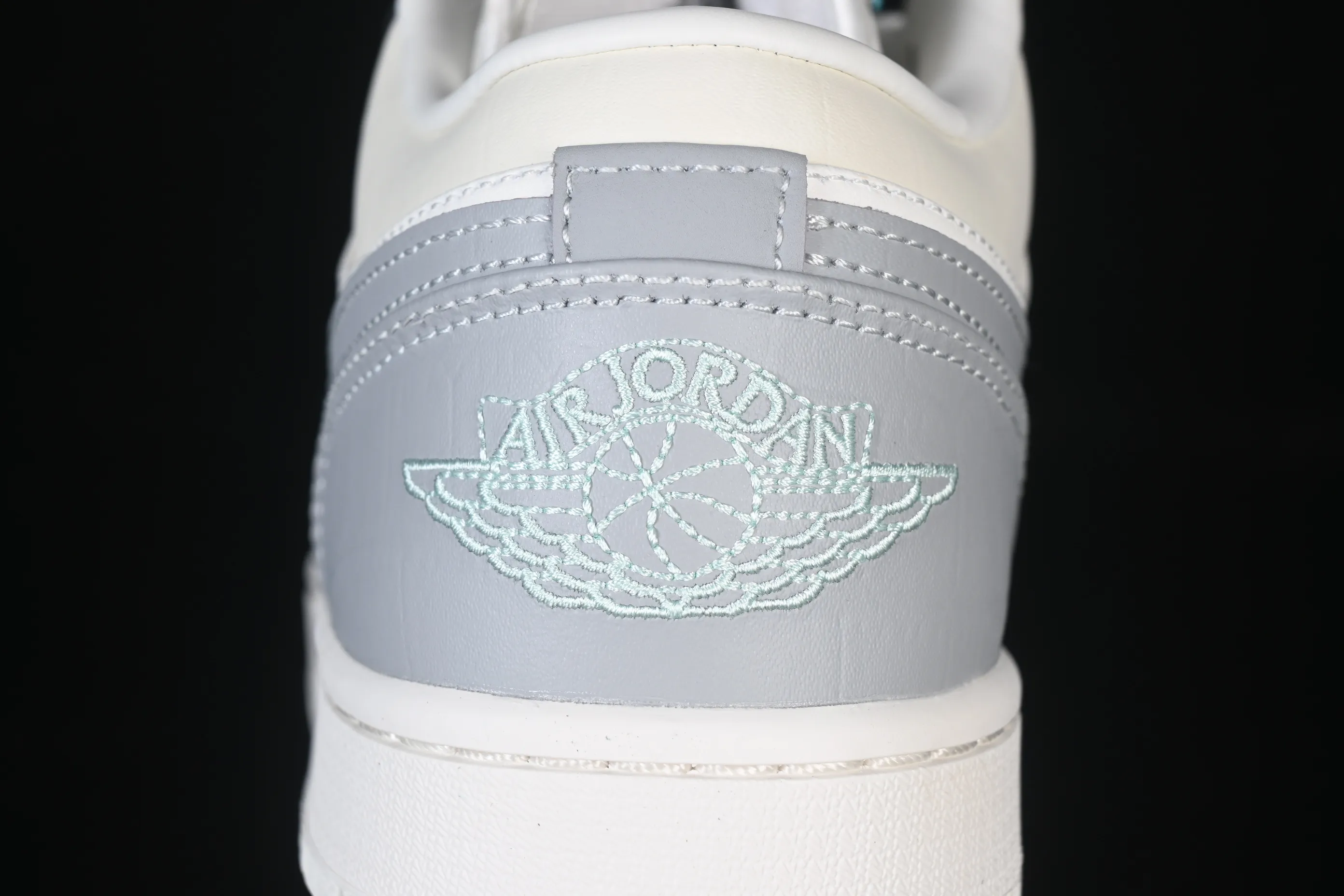 All categories Air Jordan Jordan series basketball shoes Air Jordan 1 Low G version pure original Air Jordan 1 Low AJ1 Joe 1 turquoise low-top retro culture basketball shoes IO2242-101